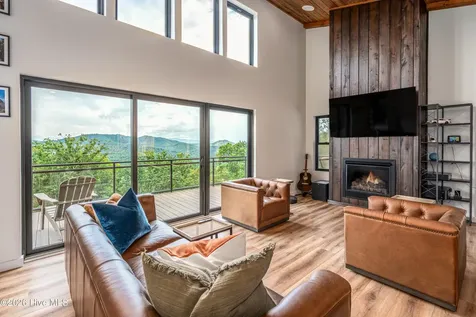 629 Peaks Drive Hayesville NC 28904