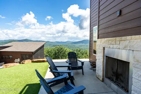 629 Peaks Drive Hayesville NC 28904