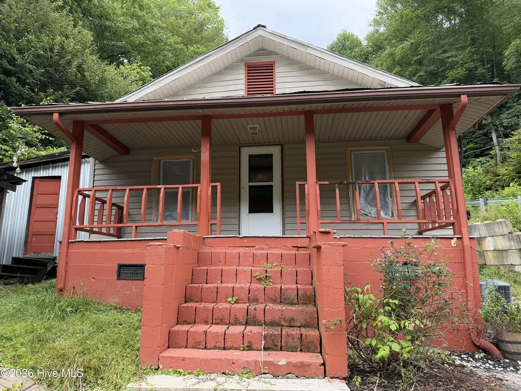 6686 Nc Highway 141 Marble NC 28905