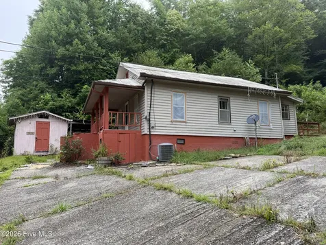 6686 Nc Highway 141 Marble NC 28905