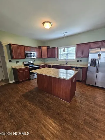 833 Tuscarora Trail Jacksonville NC 28546