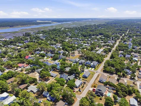 204 NE 60th Street Oak Island NC 28465
