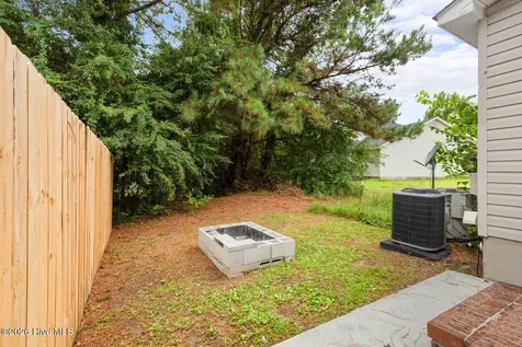 893 W Pueblo Drive Jacksonville NC 28546