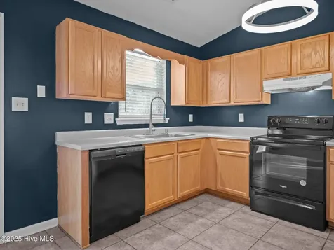 218 Winterberry Court Jacksonville NC 28540
