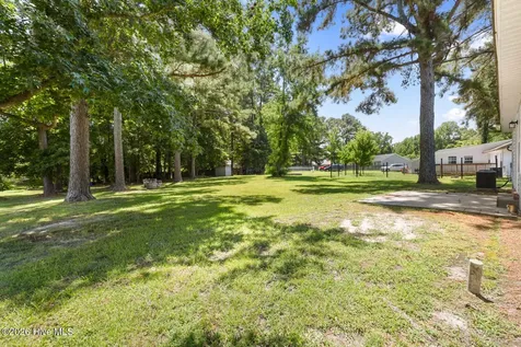 130 Sweetwater Drive Jacksonville NC 28540
