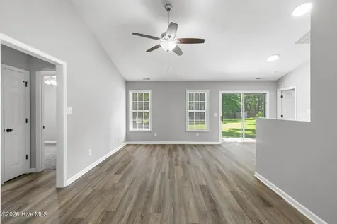 130 Sweetwater Drive Jacksonville NC 28540