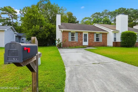 103 Glenside Court Midway Park NC 28544