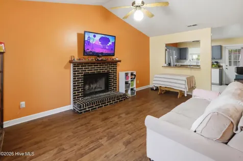 103 Glenside Court Midway Park NC 28544