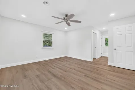 8305 Bald Eagle Lane Wilmington NC 28411