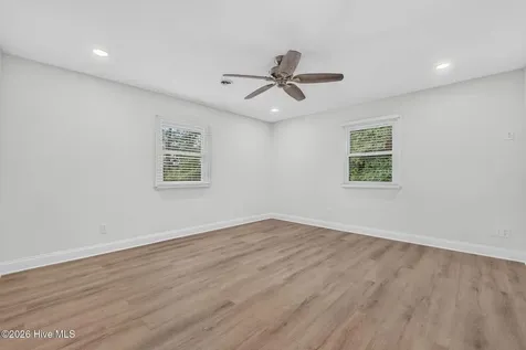 8305 Bald Eagle Lane Wilmington NC 28411