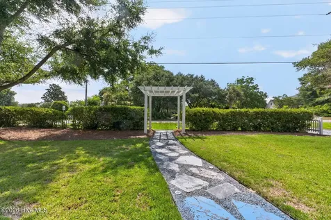 8305 Bald Eagle Lane Wilmington NC 28411