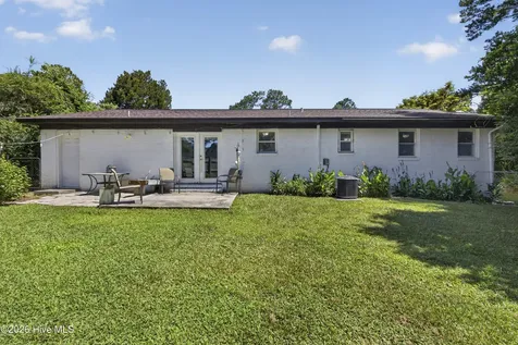 304 Millhouse Road Castle Hayne NC 28429