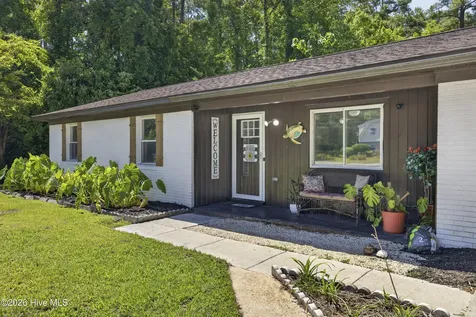 304 Millhouse Road Castle Hayne NC 28429