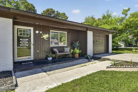 304 Millhouse Road Castle Hayne NC 28429