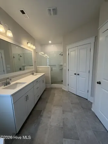 2528 Lakeside Circle Wilmington NC 28401