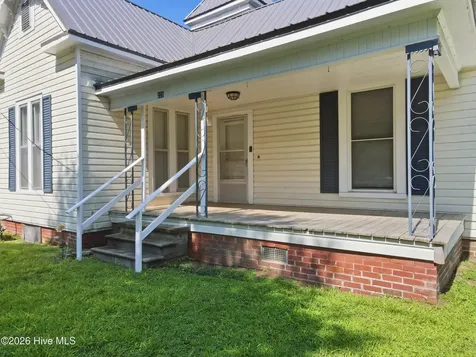 228 Main St Ex Street Edward NC 27821