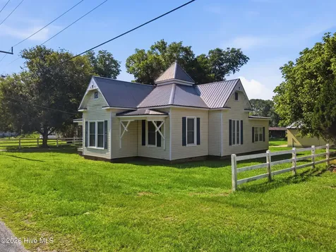 228 Main St Ex Street Edward NC 27821
