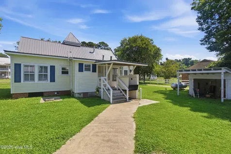 228 Main St Ex Street Edward NC 27821