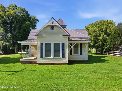 228 Main St Ex Street Edward NC 27821