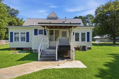 228 Main St Ex Street Edward NC 27821