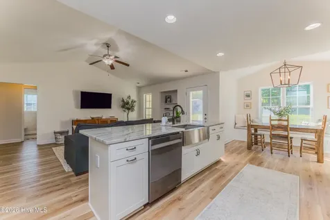 452 Hardison Road Holly Ridge NC 28445