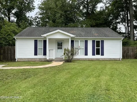 17 Lakewood Court Jacksonville NC 28546