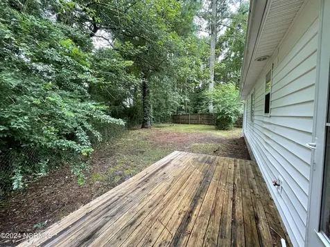 17 Lakewood Court Jacksonville NC 28546