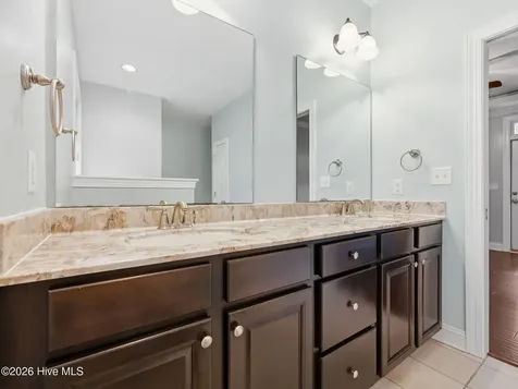 102 Thornberry Place Jacksonville NC 28540
