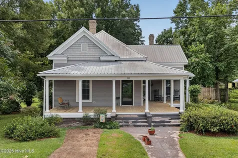 225 Carr Avenue Rocky Point NC 28457