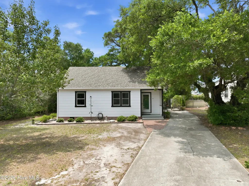 109 Noyes Avenue Morehead City NC 28557