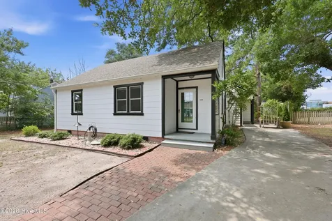 109 Noyes Avenue Morehead City NC 28557