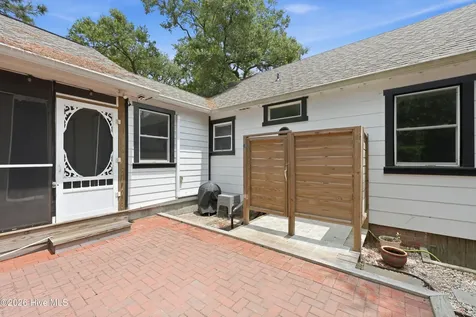 109 Noyes Avenue Morehead City NC 28557