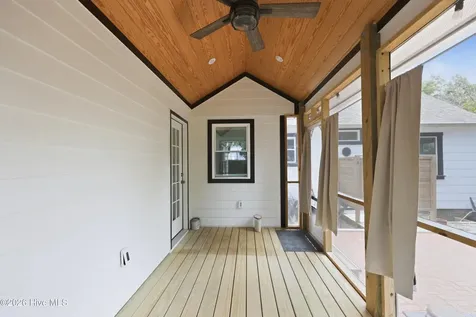 109 Noyes Avenue Morehead City NC 28557