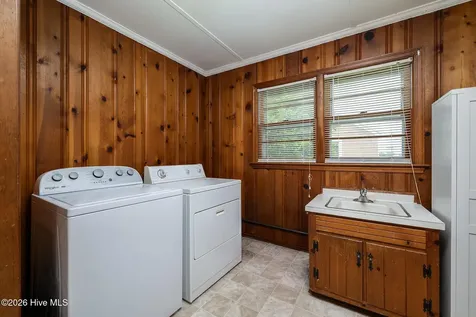 108 South Street Bayboro NC 28515
