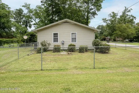 108 South Street Bayboro NC 28515