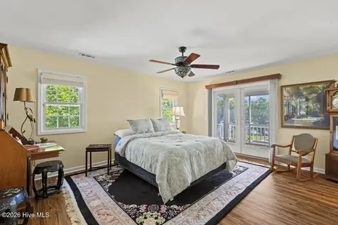 148 E Ivybridge Drive Hubert NC 28539