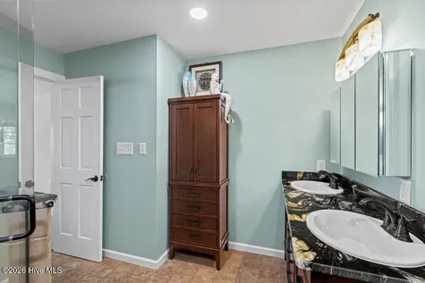 148 E Ivybridge Drive Hubert NC 28539