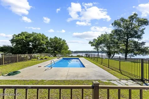 148 E Ivybridge Drive Hubert NC 28539