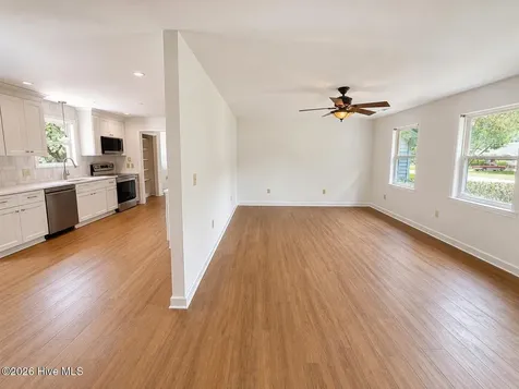 102 Troy Drive Elizabeth City NC 27909