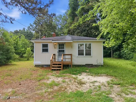 400 S Hardin Street Southern Pines NC 28387