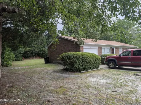 221 Seminole Trail Wilmington NC 28409
