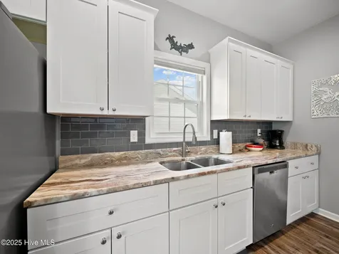 512 Hazelwood Drive Holly Ridge NC 28445