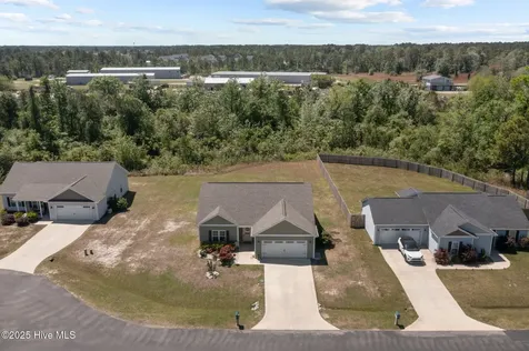 512 Hazelwood Drive Holly Ridge NC 28445