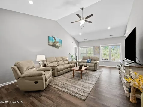 512 Hazelwood Drive Holly Ridge NC 28445
