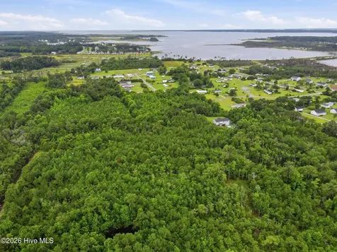 305 Tropical Trail Beaufort NC 28516