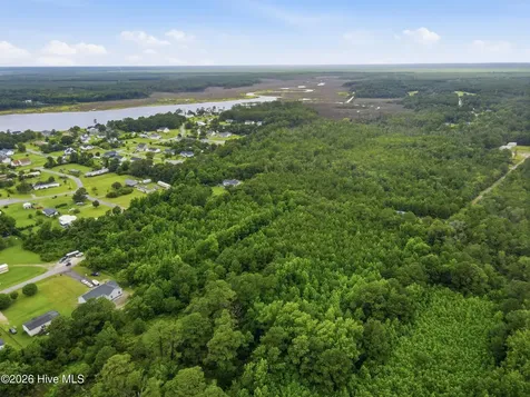 305 Tropical Trail Beaufort NC 28516