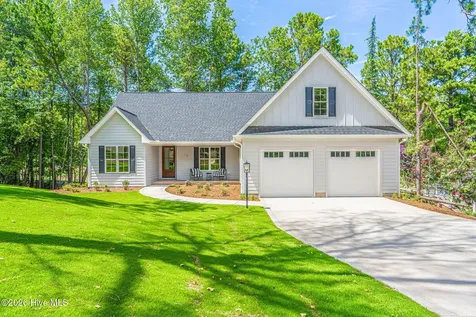118 Berkshire Court Seven Lakes NC 27376