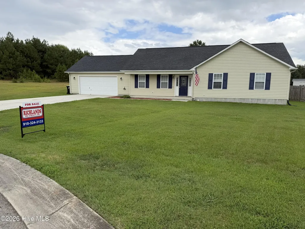 136 Annie Road Richlands NC 28574