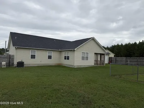 136 Annie Road Richlands NC 28574