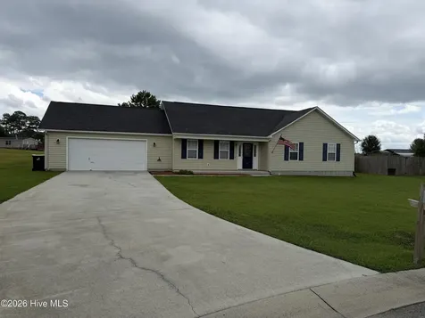136 Annie Road Richlands NC 28574